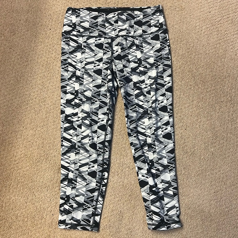 Victoria’s Secret Knockout 3/4 Leggings